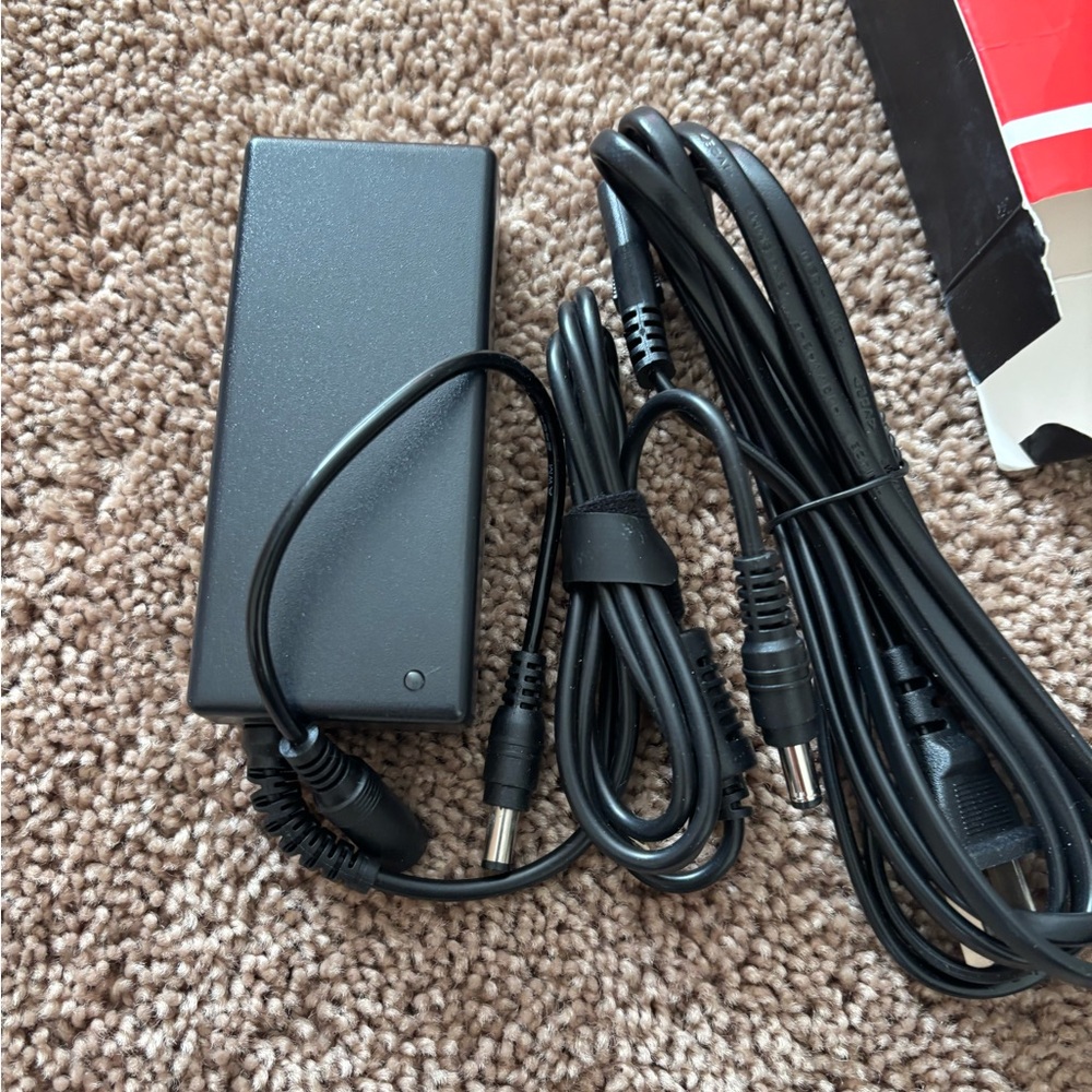 AC Adapter - Picture 3 of 4